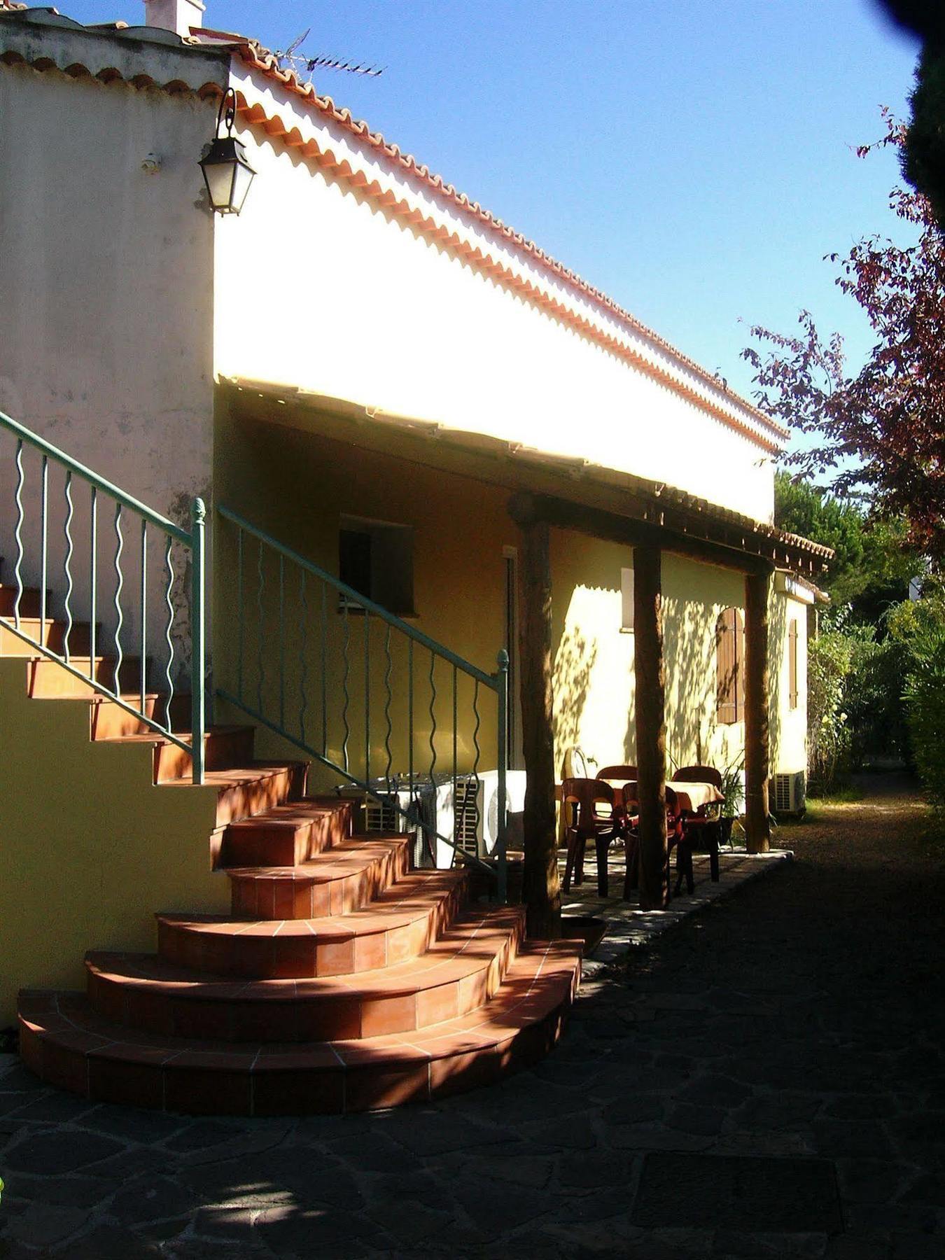 Bed & Breakfast Mas Aurélia Fréjus