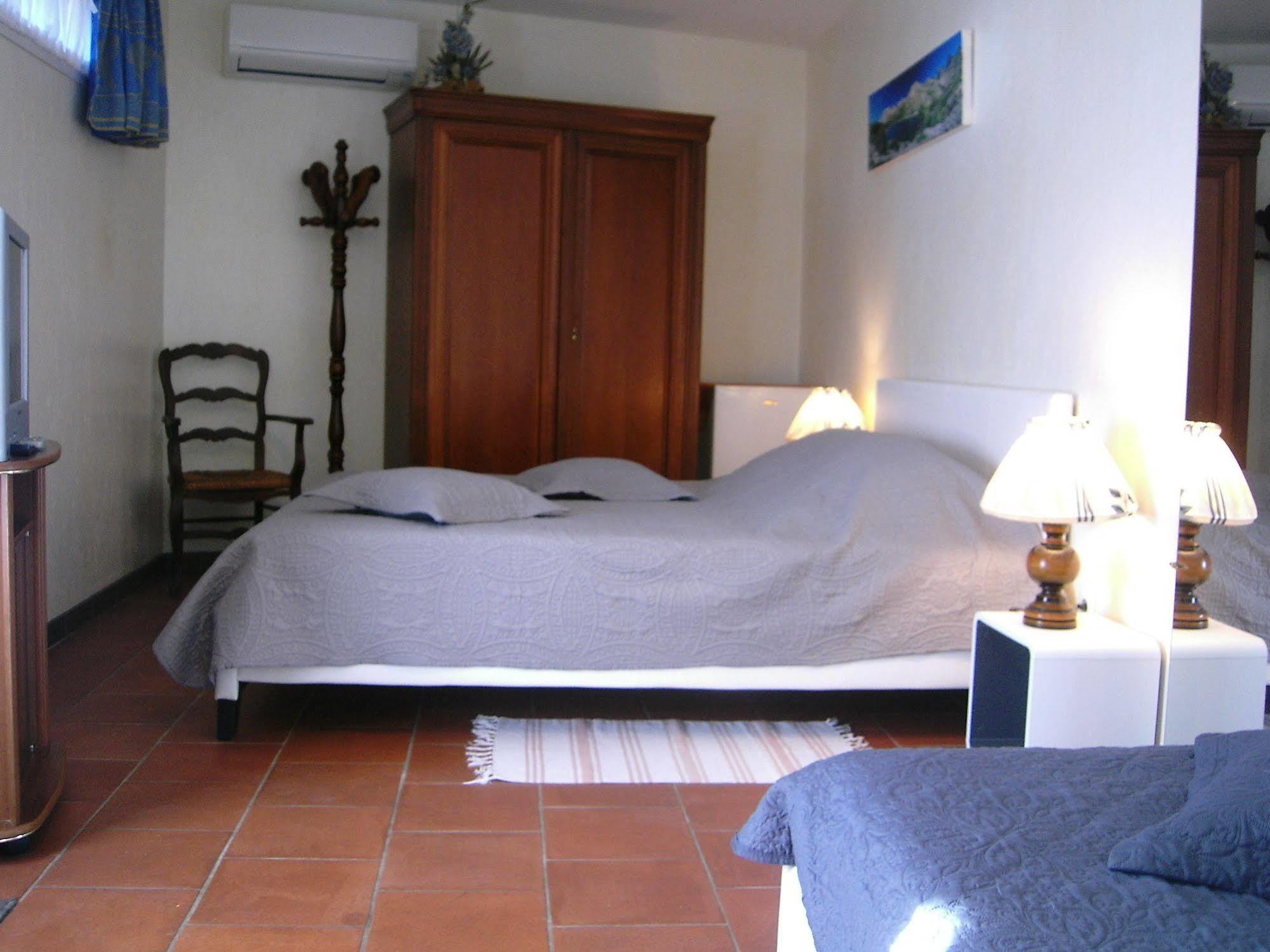 Mas Aurélia Bed & Breakfast Fréjus