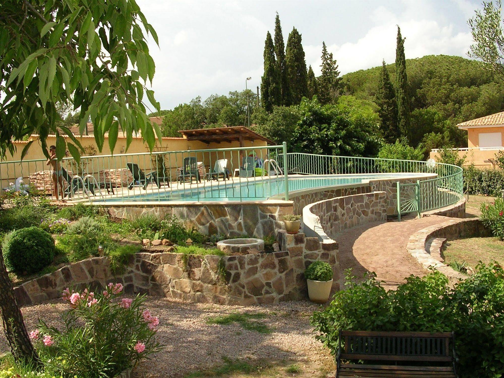 Mas Aurélia Bed & Breakfast 2*